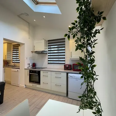 Modern 3 Bedroom House, Free Parking In Oxford Exterior photo