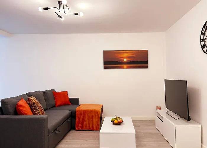 Modern 3 Bedroom House, Free Parking In Oxford