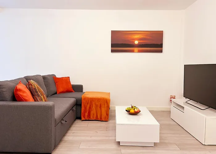 Modern 3 Bedroom House, Free Parking In Oxford