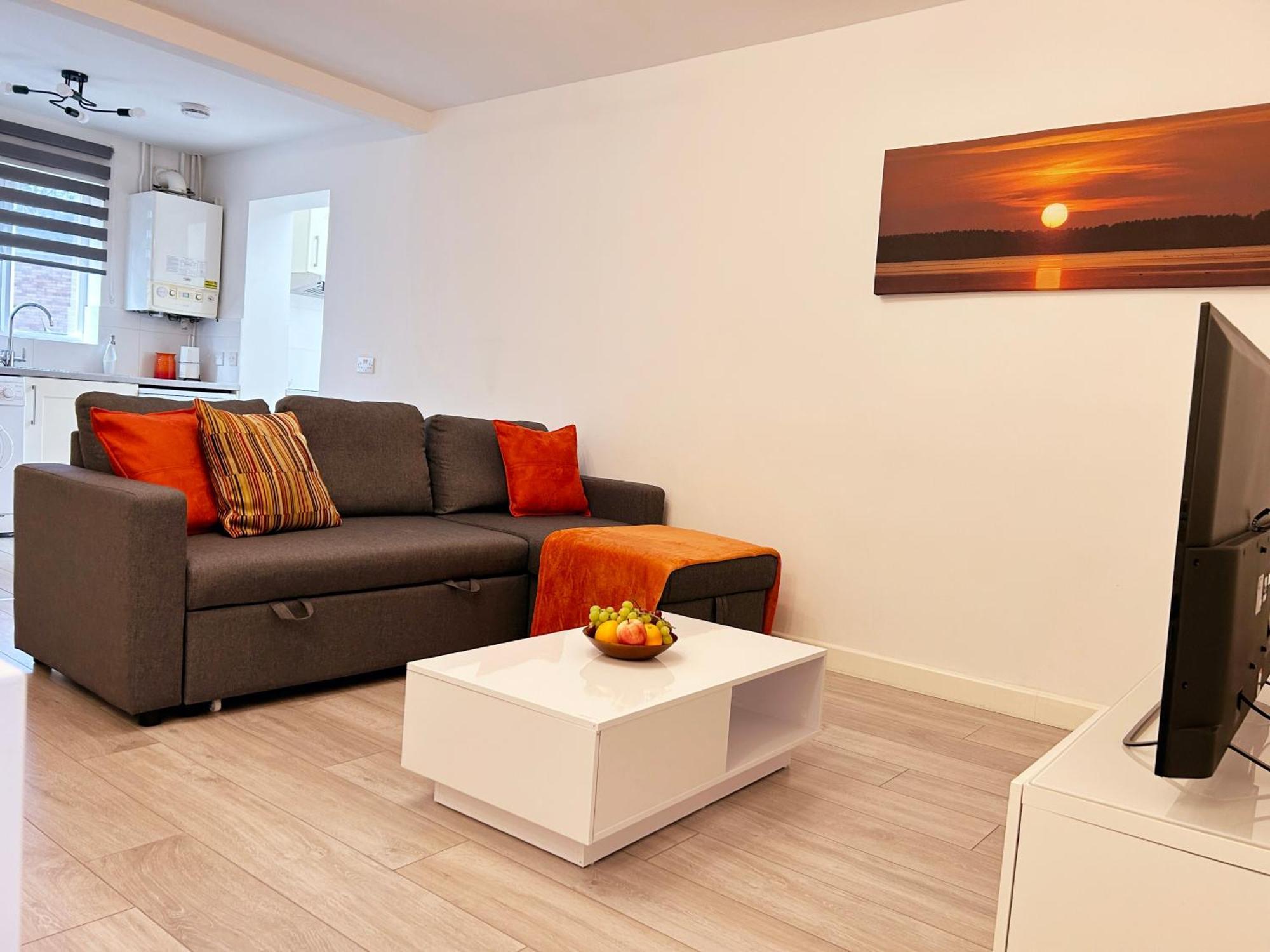 Modern 3 Bedroom House, Free Parking In Оксфорд